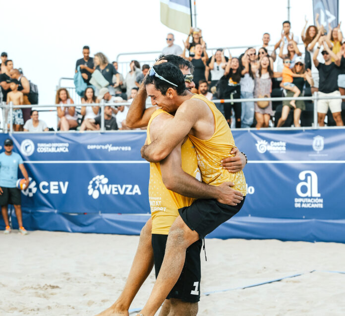 Roberto Sanfélix y Daniel Moreno ganan la primera prueba de voley playa del Costa Blanca Beach Games