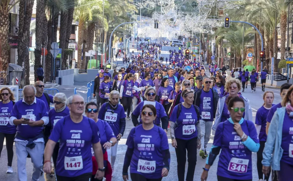 Alicante se mueve por la esperanza en la X Carrera contra el Cáncer de Páncreas