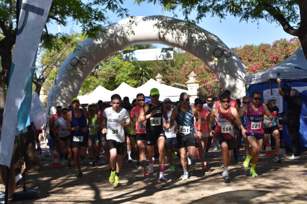 Más de 400 personas participan en la I Carrera Solidaria “Pasos que Cuentan” en Torrevieja